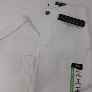 Lee Women's Flex Motion Regular Fit 5 Pocket Capri